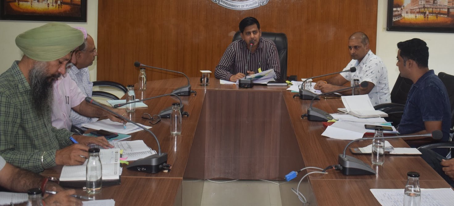 Review meeting of Mission Abad 30, Kitab and Mera Village Mera Jungle projects by the Deputy Commissioner Libraries will be built in 4 other villages