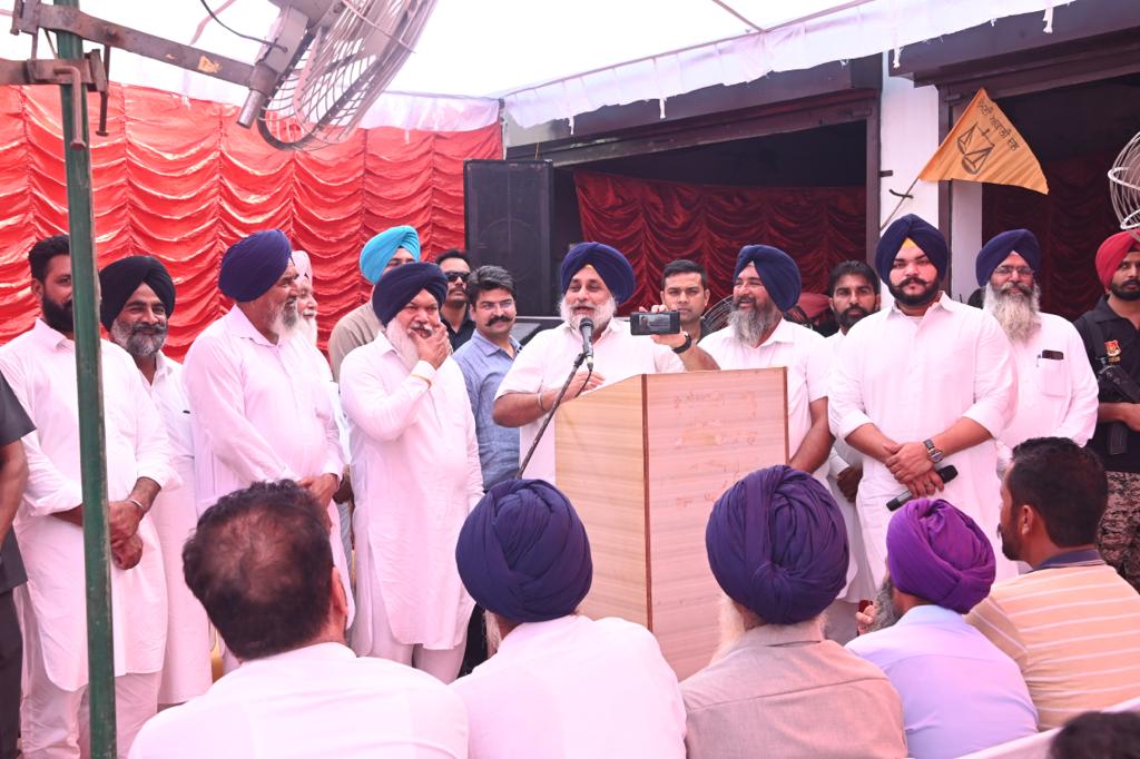 Sukhbir S Badal appeals to Khalsa Panth to support twin Khalsa Marches being held from Takth Kesgarh Sahib and Damdama Sahib  (Asks govt to withdraw notices issues to farmers on border, say will not allow govt to uproot farmers from their lands)