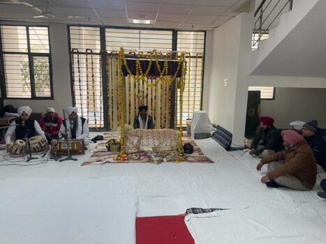 ਨਵੇਂ ਸਾਲ ਦੇ ਆਗਮਨ ਮੌਕੇ ਜ਼ਿਲ੍ਹਾ ਪ੍ਰਬੰਧਕੀ ਕੰਪਲੈਕਸ ਵਿਖੇ ਕਰਵਾਇਆ ਸੁਖਮਨੀ ਸਾਹਿਬ ਦਾ ਪਾਠ ਵਧੀਕ ਡਿਪਟੀ ਕਮਿਸ਼ਨਰ ਵੱਲੋਂ ਸਮੂਹ ਅਧਿਕਾਰੀਆਂ, ਕਰਮਚਾਰੀਆਂ ਤੇ ਜ਼ਿਲ੍ਹਾ ਵਾਸੀਆਂ ਨੂੰ ਨਵੇਂ ਸਾਲ ਦੀ ਮੁਬਾਰਕਬਾਦ