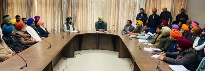 ਪਾਰਟੀਬਾਜੀ ਤੋਂ ਉੱਪਰ ਉੱਠ ਕੇ ਬਿਨ੍ਹਾਂ ਕਿਸੇ ਭੇਦ-ਭਾਵ ਦੇ ਪਿੰਡਾਂ ਚ ਵਿਕਾਸ ਦੇ ਕੰਮ ਕਰਵਾਏ ਜਾਣ – ਵਿਧਾਇਕ ਦਹੀਯਾ