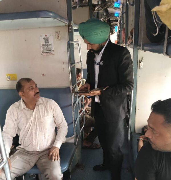 बिना टिकट यात्रा पर कसा शिकंजा, फिरोजपुर मंडल ने अर्जित किया लक्ष्य से अधिक राजस्व