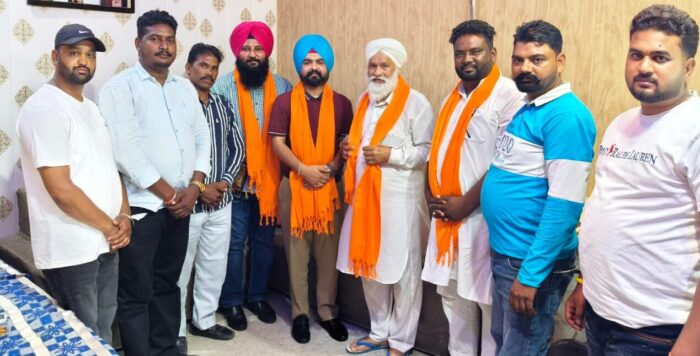 ਐਸ.ਸੀ. ਕਮਿਸ਼ਨ ਦੇ ਮੈਂਬਰ ਗੁਰਪ੍ਰੀਤ ਸਿੰਘ ਇੱਟਾਂ ਵਾਲੀ ਵੱਲੋਂ ਪਿੰਡ ਮਹਾਲਮ ਦਾ ਦੌਰਾ, ਲੋਕਾਂ ਦੀਆਂ ਮੁਸ਼ਕਿਲਾਂ ਦੇ ਜਲਦ ਹੱਲ ਦਾ ਵਿਅਕਤ ਕੀਤਾ ਭਰੋਸਾ