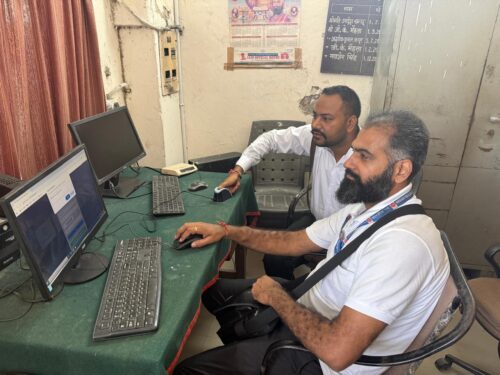 फिरोजपुर मंडल ने रचा इतिहास – सभी टीटीई लॉबी में अब बायोमेट्रिक प्रणाली लागू।”