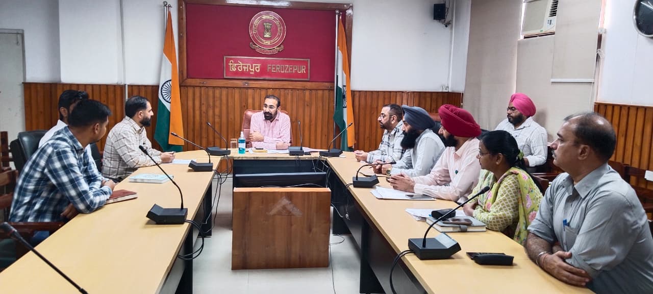 ਸਕੂਲੀ ਵਾਹਨਾਂ ਦੀ ਨਿਯਮਿਤ ਚੈਕਿੰਗ ਨੂੰ ਯਕੀਨੀ ਬਣਾਇਆ ਜਾਵੇ – ਗੁਰਦੇਵ ਸਿੰਘ ਧੰਮ