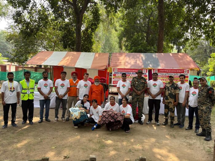 ਬਾਢ਼ ਪ੍ਰਭਾਵਿਤ ਪਿੰਡਾਂ ਵਿੱਚ AMURT ਵੱਲੋਂ ਰਾਹਤ ਅਭਿਆਨ, 100 ਕੰਬਲ ਤੇ 50 ਰਾਸ਼ਨ ਕਿਟ ਵੰਡੀਆਂ