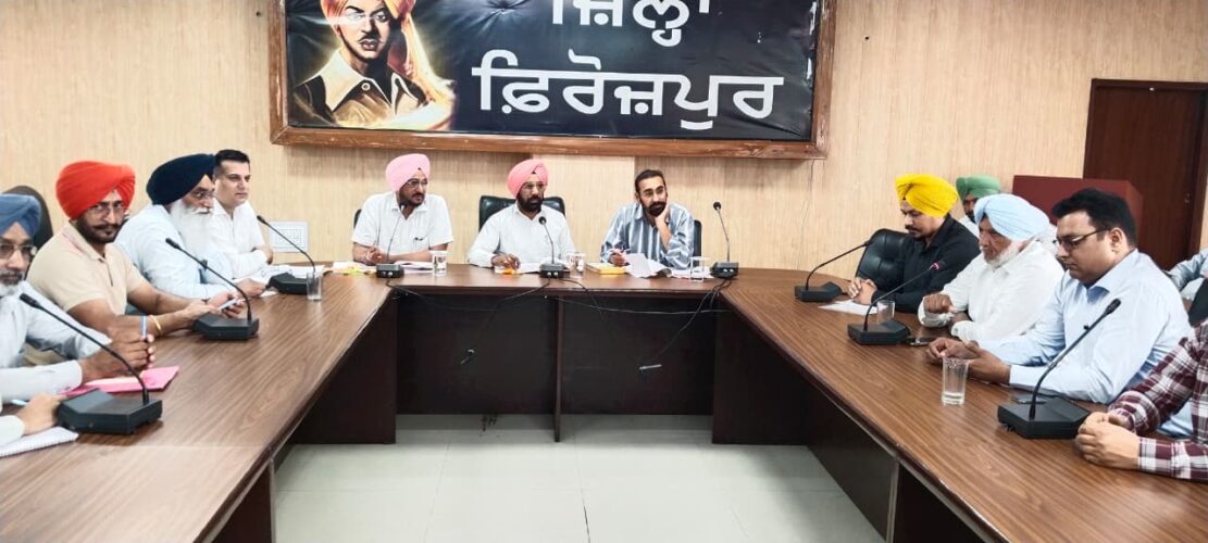ਚੇਅਰਮੈਨ ਮਲਕੀਤ ਸਿੰਘ ਥਿੰਦ ਨੇ ਪੱਛੜੀਆਂ ਸ਼੍ਰੇਣੀਆਂ ਦੀ ਭਲਾਈ ਲਈ ਚੱਲ ਰਹੀਆਂ ਯੋਜਨਾਵਾਂ ਦਾ ਮੀਟਿੰਗ ਕਰਕੇ ਲਿਆ ਜਾਇਜ਼ਾ