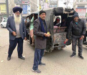 ਧੁੰਦ ਵਿੱਚ ਹਾਦਸੇ ਰੋਕਣ ਲਈ ਫਿਰੋਜ਼ਪੁਰ ਵਿੱਚ ਐਨਜੀਓ ਦੀ ਸੜਕ ਸੁਰੱਖਿਆ ਮੁਹਿੰਮ