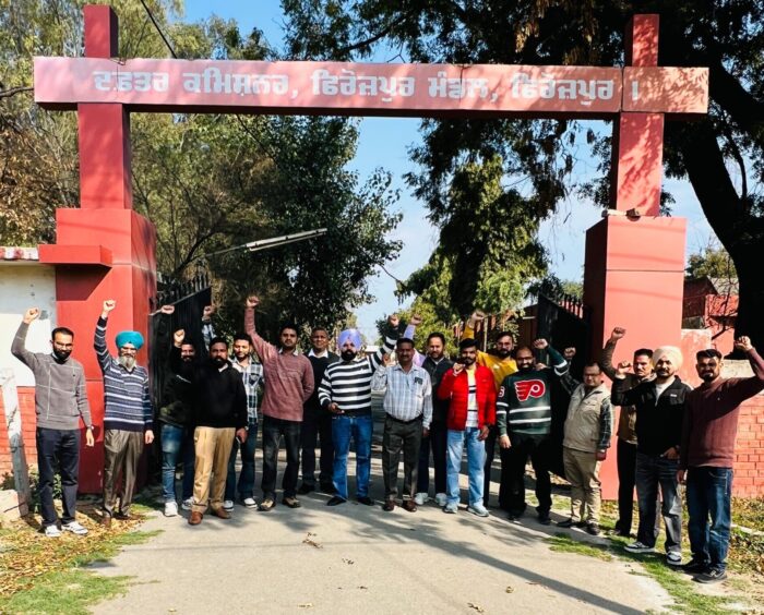 ਮਨਿਸਟੀਰੀਅਲ ਸਰਵਿਸ ਯੂਨੀਅਨ ਨੇ ਵੱਖ-ਵੱਖ ਵਿਭਾਗਾਂ ਦੇ ਦਫਤਰਾਂ ‘ਚ ਕੀਤੀਆਂ ਗੇਟ ਰੈਲੀਆਂ 