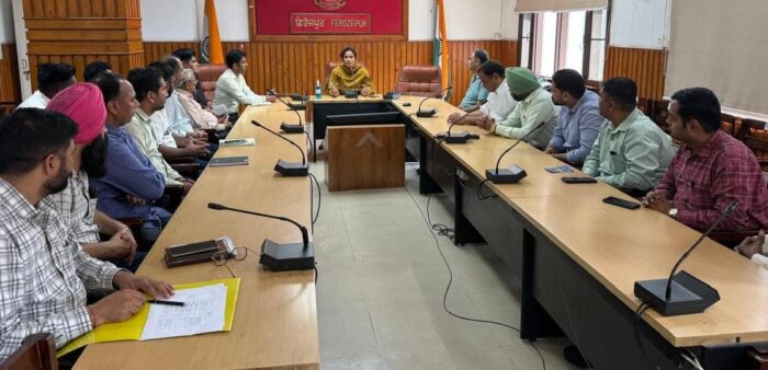 ਡਿਪਟੀ ਕਮਿਸ਼ਨਰ ਵੱਲੋਂ ਗੈਸ ਅਤੇ ਪੈਟਰੋਲ/ਡੀਜ਼ਲ ਦੇ ਸਬੰਧ ਵਿੰਚ ਅਧਿਕਾਰੀਆਂ ਨਾਲ ਅਹਿਮ ਮੀਟਿੰਗ