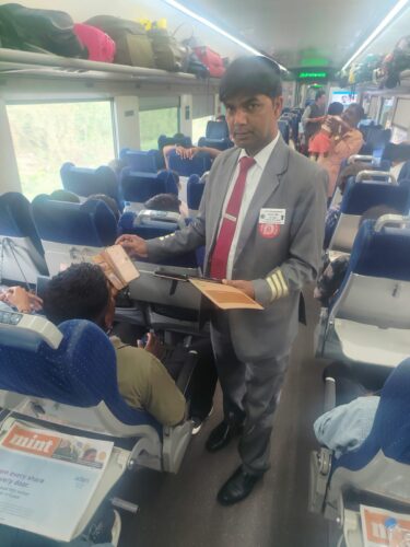 मार्च माह में टिकट चेकिंग द्वारा 2.50 करोड़ रूपये का राजस्व अर्जित किया गया