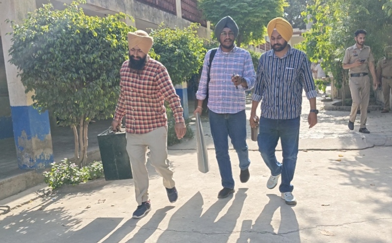 ਫ਼ਿਰੋਜ਼ਪੁਰ ਵਿੱਚ ਨਗਰ ਕੌਂਸਲ ਚੋਣਾਂ ਲਈ ਪੋਲਿੰਗ ਪਾਰਟੀਆਂ ਰਵਾਨਾ, ਪ੍ਰਸ਼ਾਸਨ ਵੱਲੋਂ ਪੁਖਤਾ ਪ੍ਰਬੰਧ