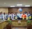ड्यूटी के दौरान समर्पण और तत्परता दिखाने हेतु कर्मचारियों को संरक्षा पुरस्कार से सम्मानित किया गया।
