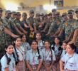 BSF ਜਵਾਨਾਂ ਦੀਆਂ ਕਲਾਈਆਂ ’ਤੇ ਬੰਨ੍ਹੀ ਰੱਖੜੀ, ਵਿਦਿਆਰਥੀਆਂ ਨੇ ਮਿਠਾਈ ਖਿਲਾ ਕੇ ਦਿੱਤੀਆਂ ਸ਼ੁਭਕਾਮਨਾਵਾਂ