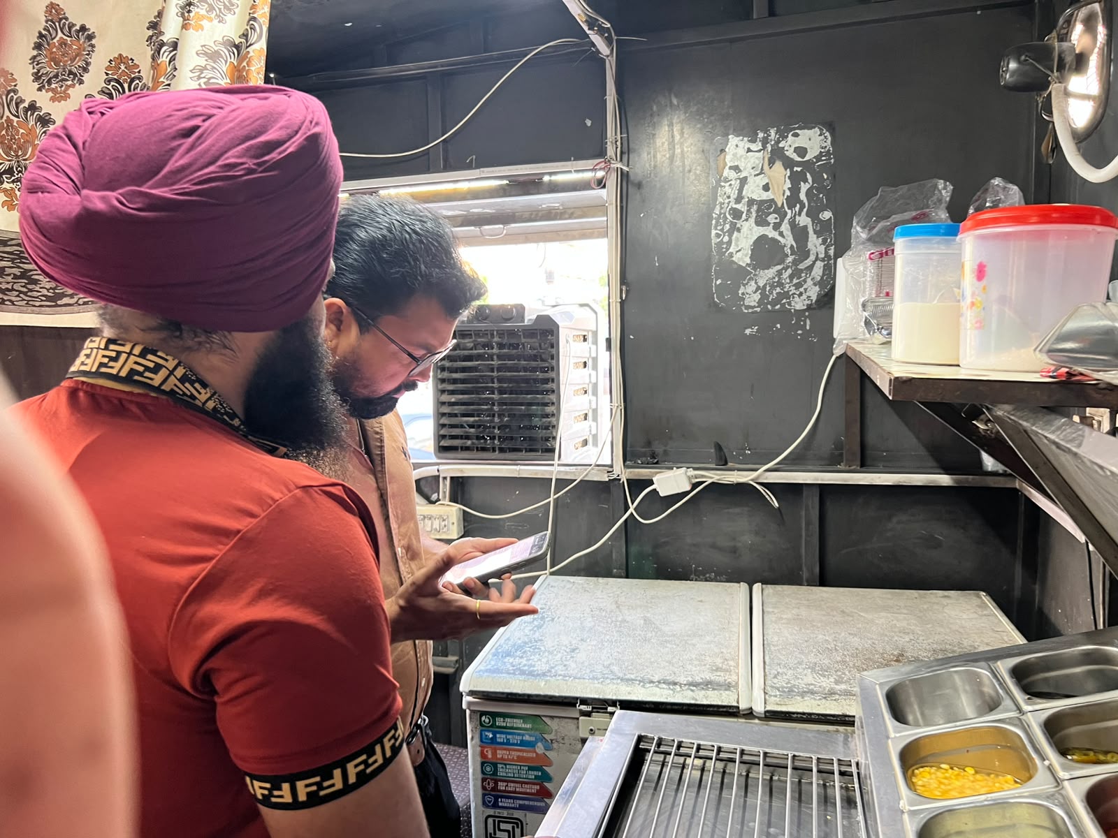 ਫਿਰੋਜ਼ਪੁਰ ਵਿੱਚ ਫੂਡ ਸੇਫਟੀ ਵਿਭਾਗ ਦੀ ਅਚਨਚੇਤ ਚੈਕਿੰਗ, ਗੰਦਗੀ ਤੇ ਅਸੁਰੱਖਿਅਤ ਖਾਣ-ਪੀਣ ਵਾਲੀਆਂ ਵਸਤੂਆਂ ’ਤੇ ਕਾਰਵਾਈ