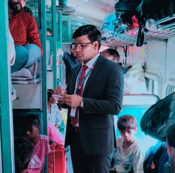 “अगस्त माह में टिकट चेकिंग अभियान के दौरान 24,434 यात्री बिना टिकट अथवा अनियमित यात्रा करते हुए पाए गए।”
