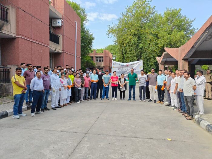 फिरोजपुर रेलवे मंडल में आज “स्वच्छता में सहभाग: स्वच्छ भारत, विकसित भारत”  अभियान  का शुभारम्भ किया गया