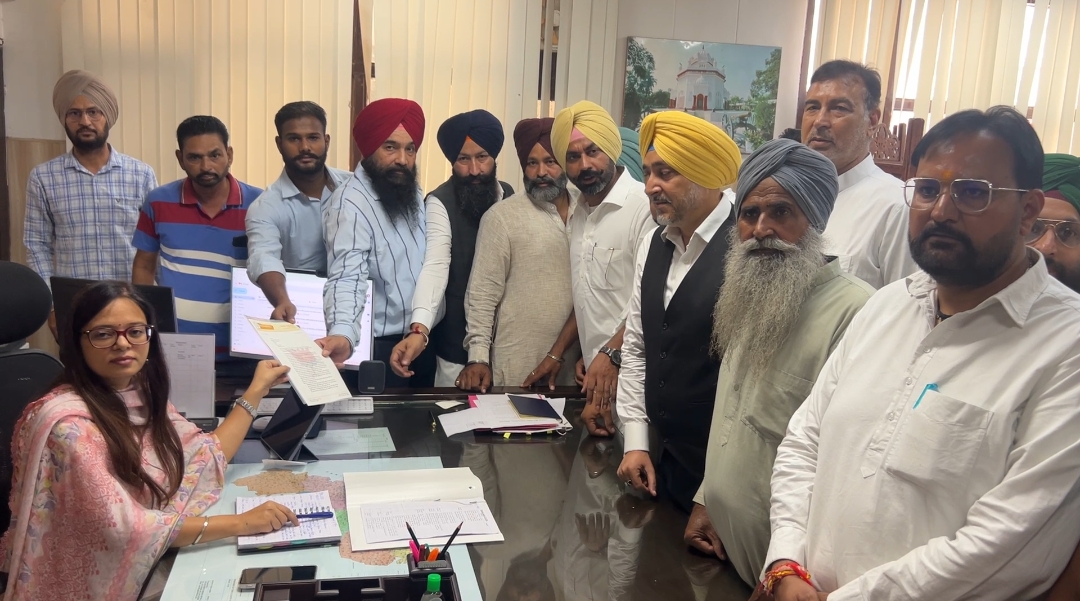 ਫਿਰੋਜ਼ਪੁਰ ਵਿੱਚ ਭਾਜਪਾ ਨੇ ਨਸ਼ਿਆਂ ਦੇ ਮੁੱਦੇ ਅਤੇ ਪਰਵਿੰਦਰ ਸਿੰਘ ਝੋਟੇ ਦੇ ਕਤਲ ਮਾਮਲੇ ਨੂੰ ਲੈ ਕੇ ਰਾਜਪਾਲ ਦੇ ਨਾਮ ਏਡੀਸੀ ਨੂੰ ਸੌਂਪਿਆ ਮੰਗ ਪੱਤਰ